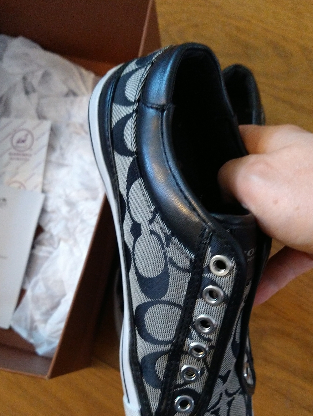 Coach Signature Slip-On Sneakers in Black & Beige -size 6.5 Excellent Condition - Picture 3 of 16